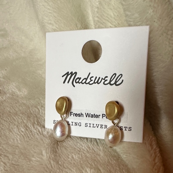 Madewell Jewelry - Madewell Gold and Ivory Pearl Drop Earrings